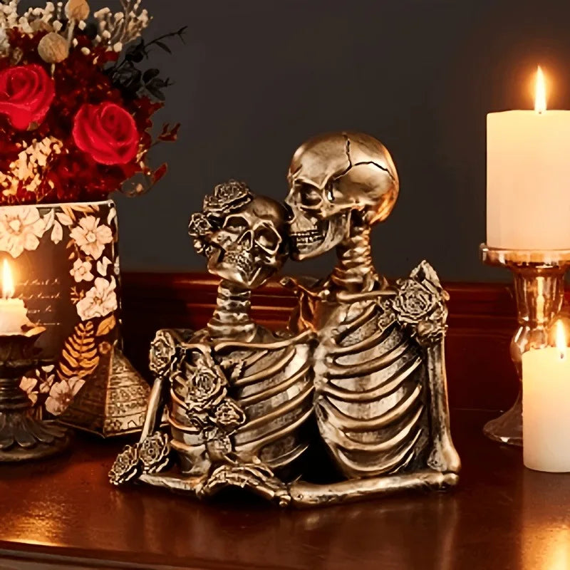 Gothic Couple Resin Skull Model - Gothic Suitable for Halloween Decoration, Retro Gothic Figurine with Male & Female Skulls, Resin Sculpture for Shelf Display, Tabletop Ornament for,, or Themed Events